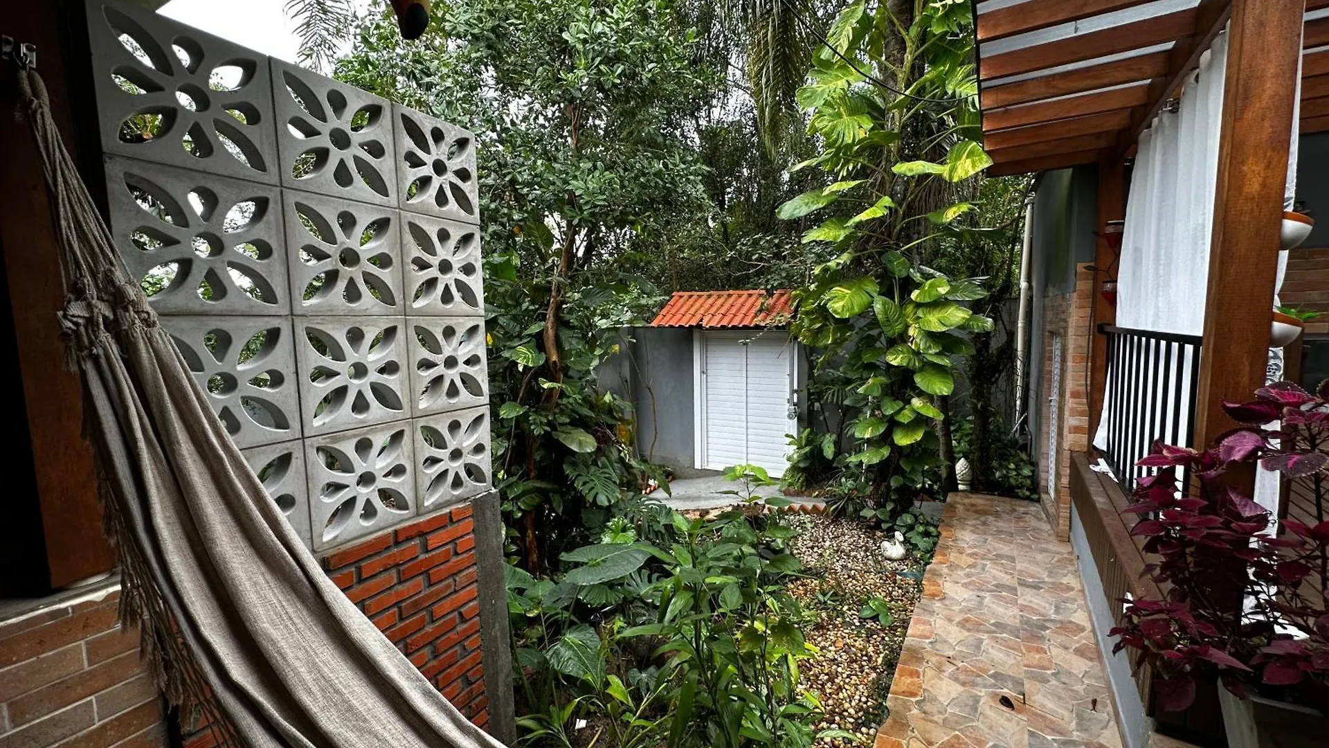 Casa de Férias Arthi - Lindo Loft Recanto Dos Passarinhos Com Hidromassagem! Balneário Camboriú Brasil